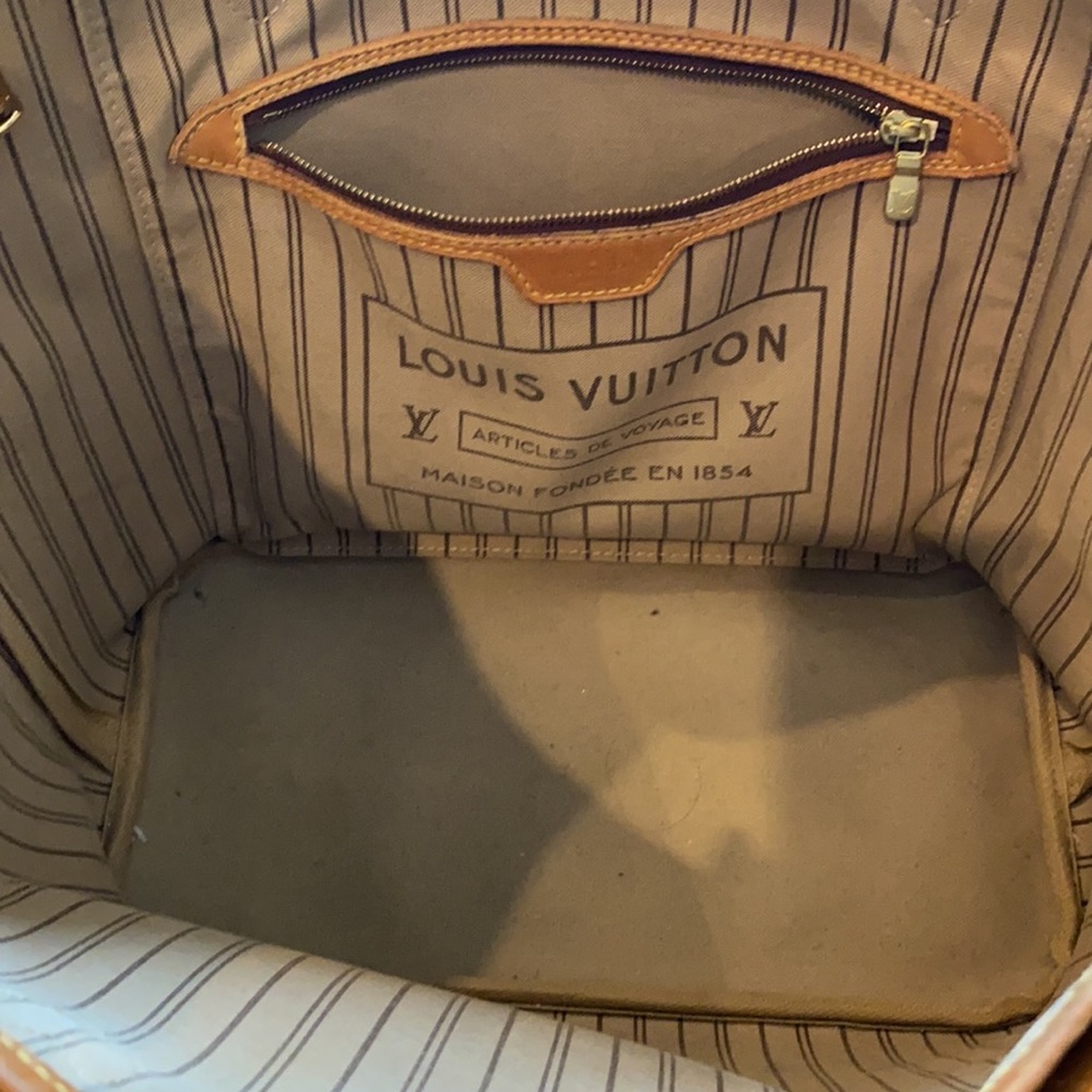 Louie Vuitton never full